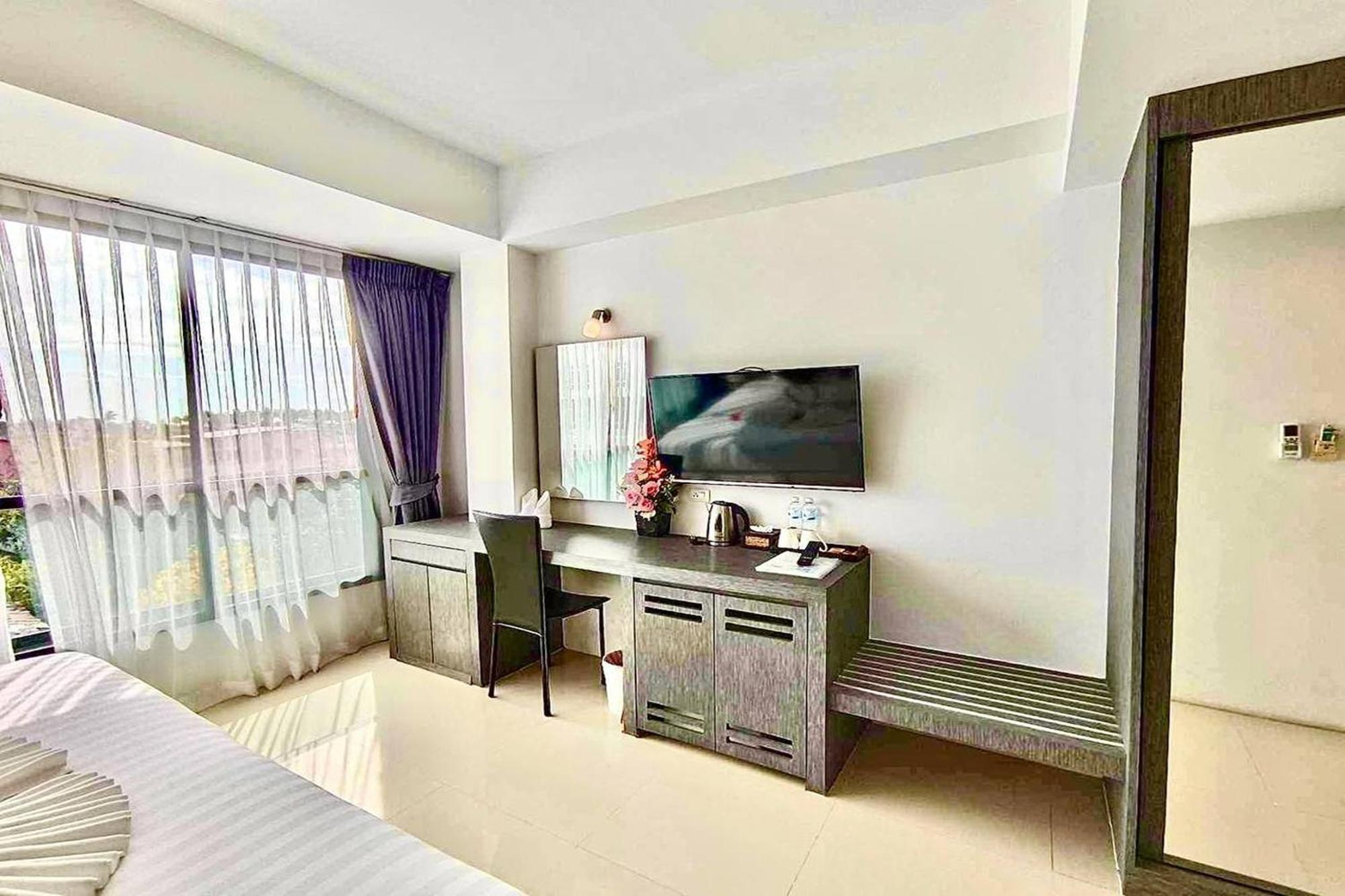 The Thames Pool Access Resort & Villa - Sha Extra Plus Chalong Exteriör bild