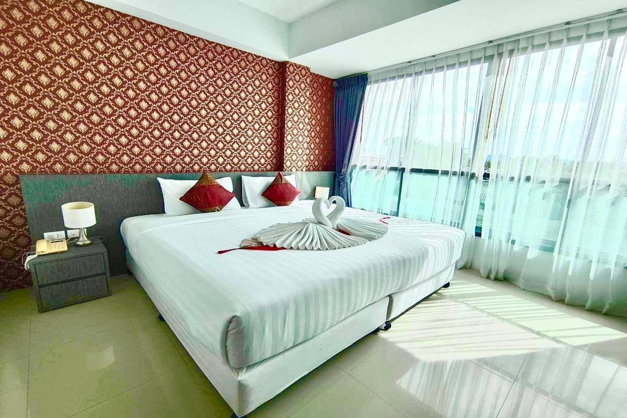 The Thames Pool Access Resort & Villa - Sha Extra Plus Chalong Exteriör bild